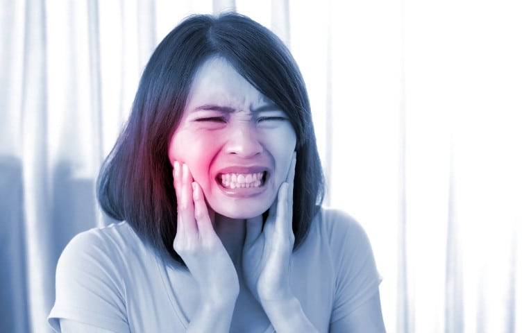 Causes And Dentist Tips For Toothaches After Thanksgiving